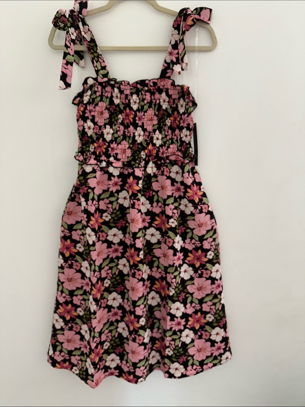 Women’s Floral Sundress with pockets sizes small medium and large